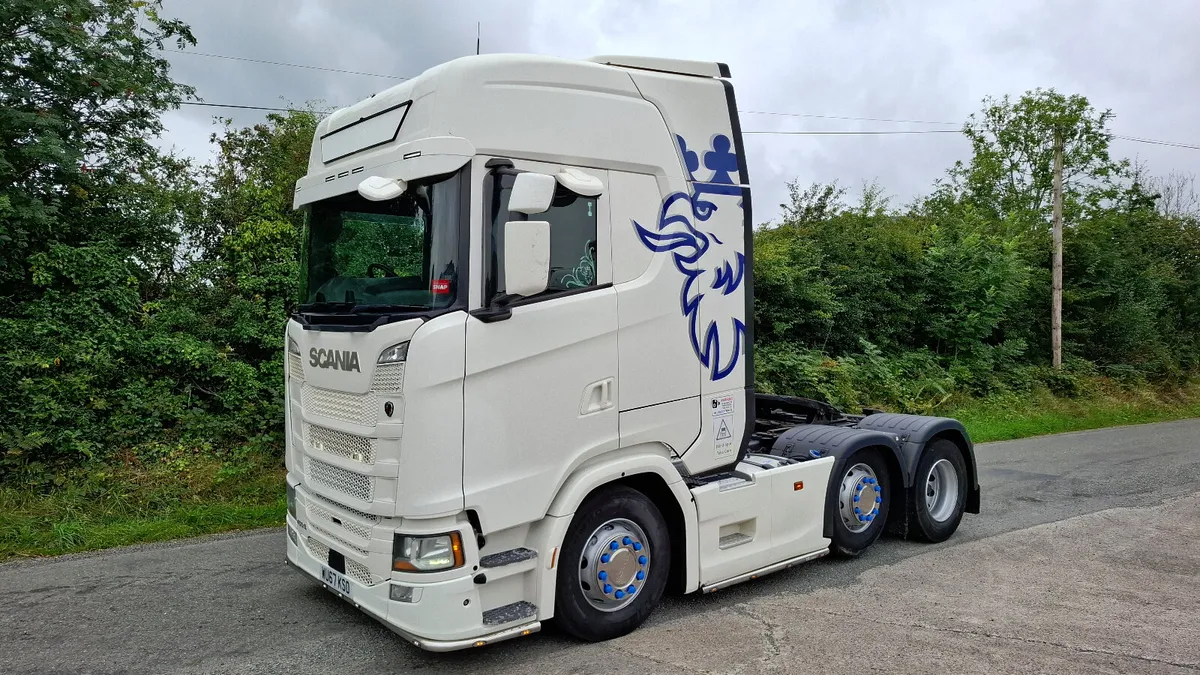 2017 Scania S450 Next Gen , 6x2 , Mid Lift - Image 3