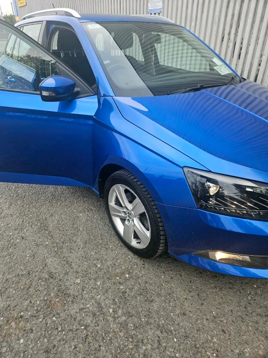Skoda fabia 1.2 automatic petrol DSG Low mileage - Image 4