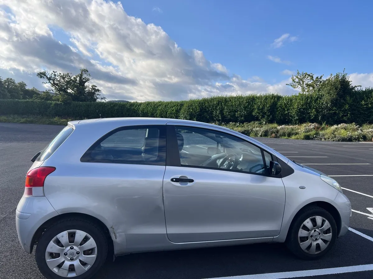 Toyota Yaris 2009 / 71000 miles/ Low mileage - Image 4