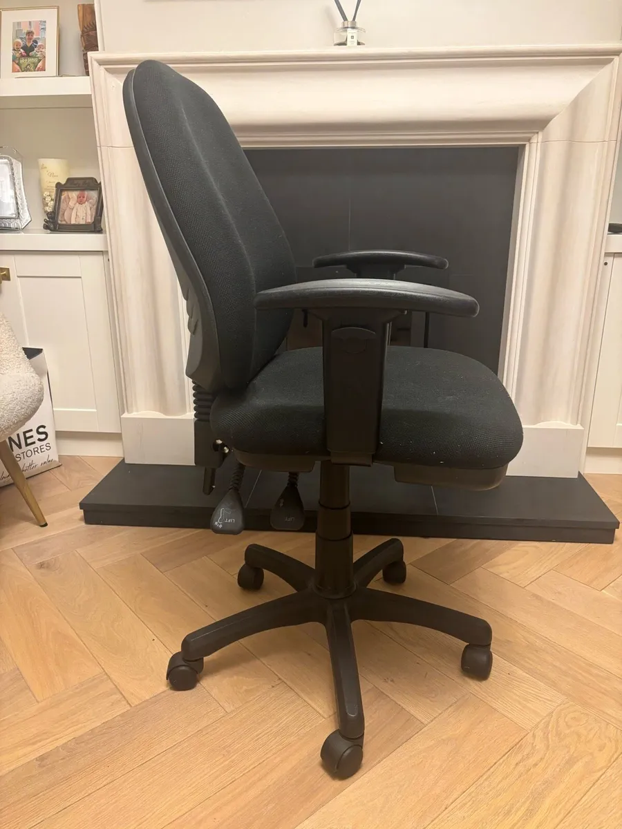 Ergonomic Office Chair - Image 2