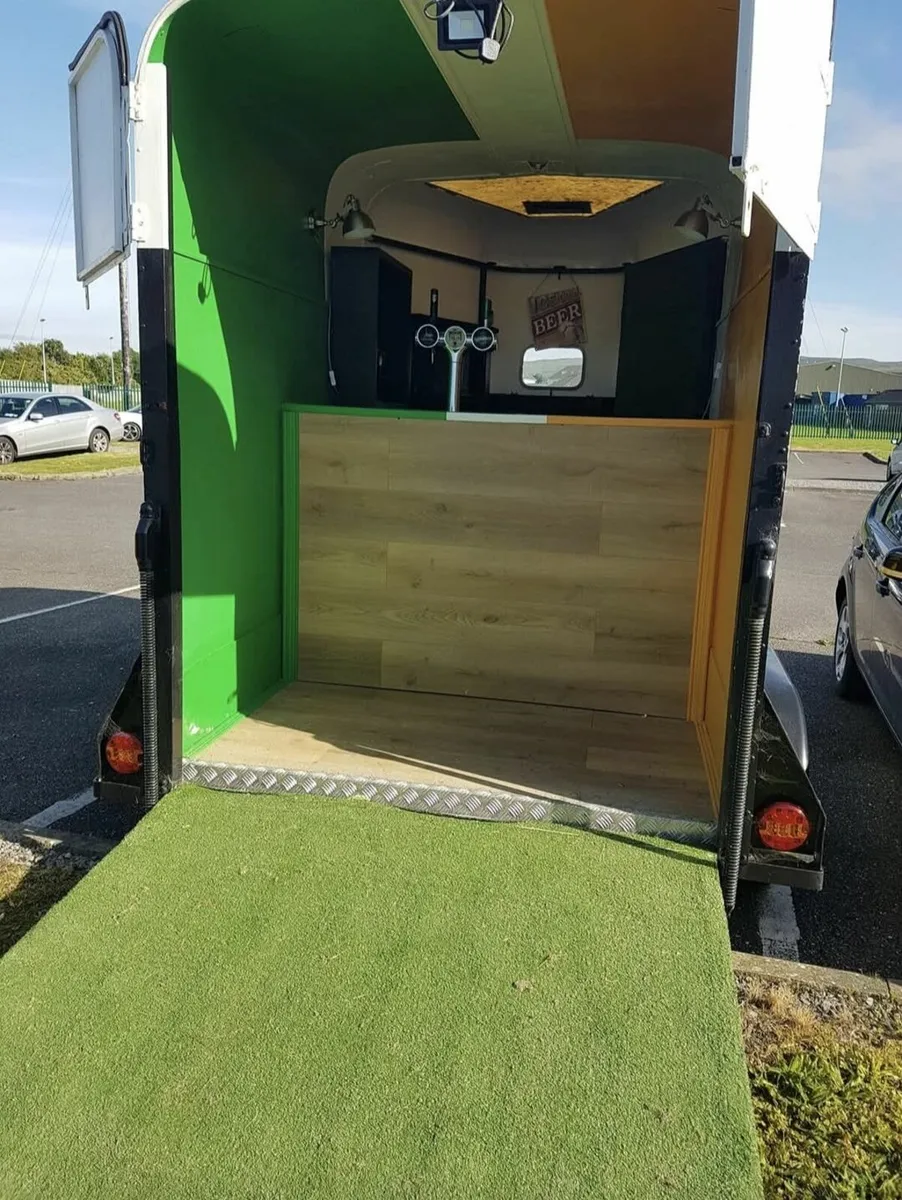 Horse box mobile bar for events , catering - Image 4