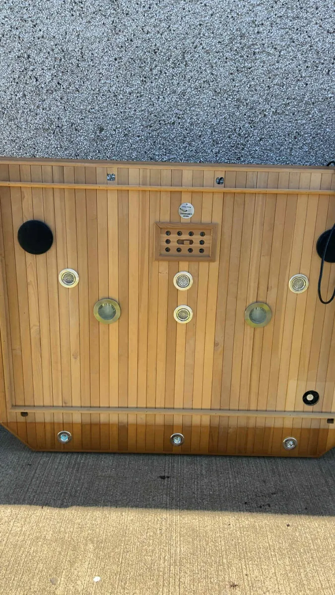 Infrared Sauna with built in radio and speakers - Image 2