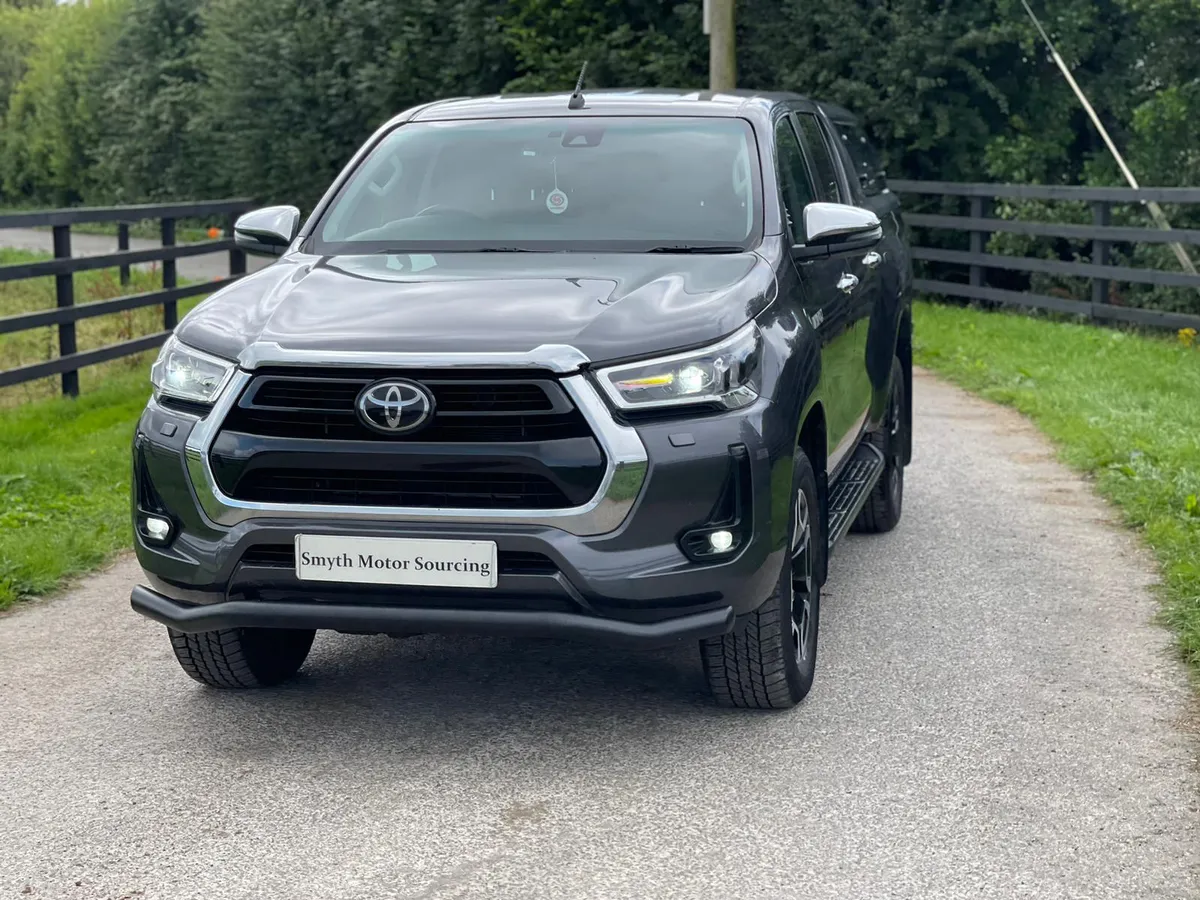 212 Toyota Hilux Invincible Auto****Beauty - Image 3