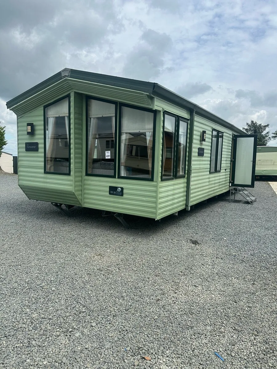 BK Grosvenor 35 x 12 x 2 Bedroom - Image 1