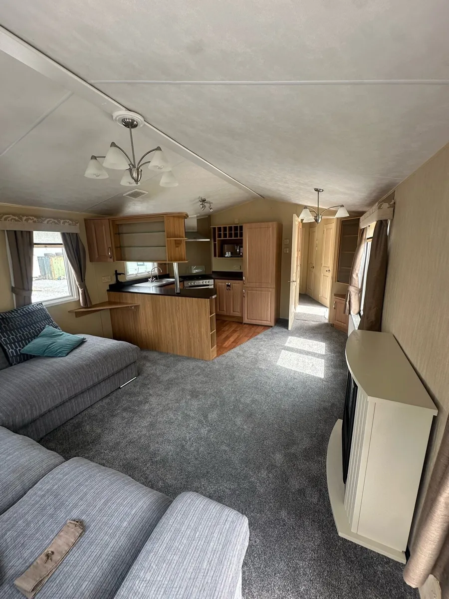 BK Grosvenor 35 x 12 x 2 Bedroom - Image 4