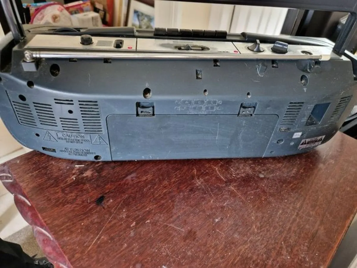 Sony Portable Radio Cassette Recorder CFS-201L - Image 3