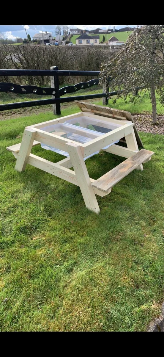 Children’s picnic table - Image 3