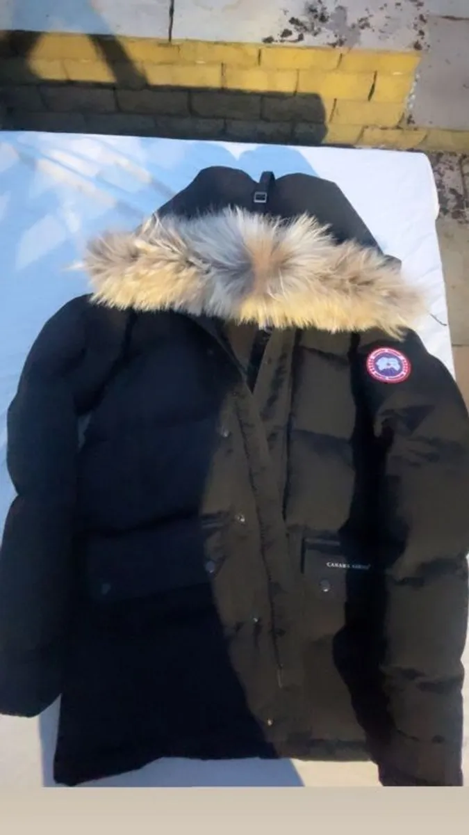 Canada Goose Black Jacket - Image 3