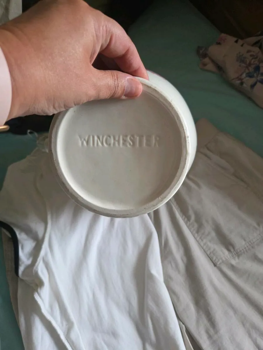 Vintage wash basin and bowl - Image 3