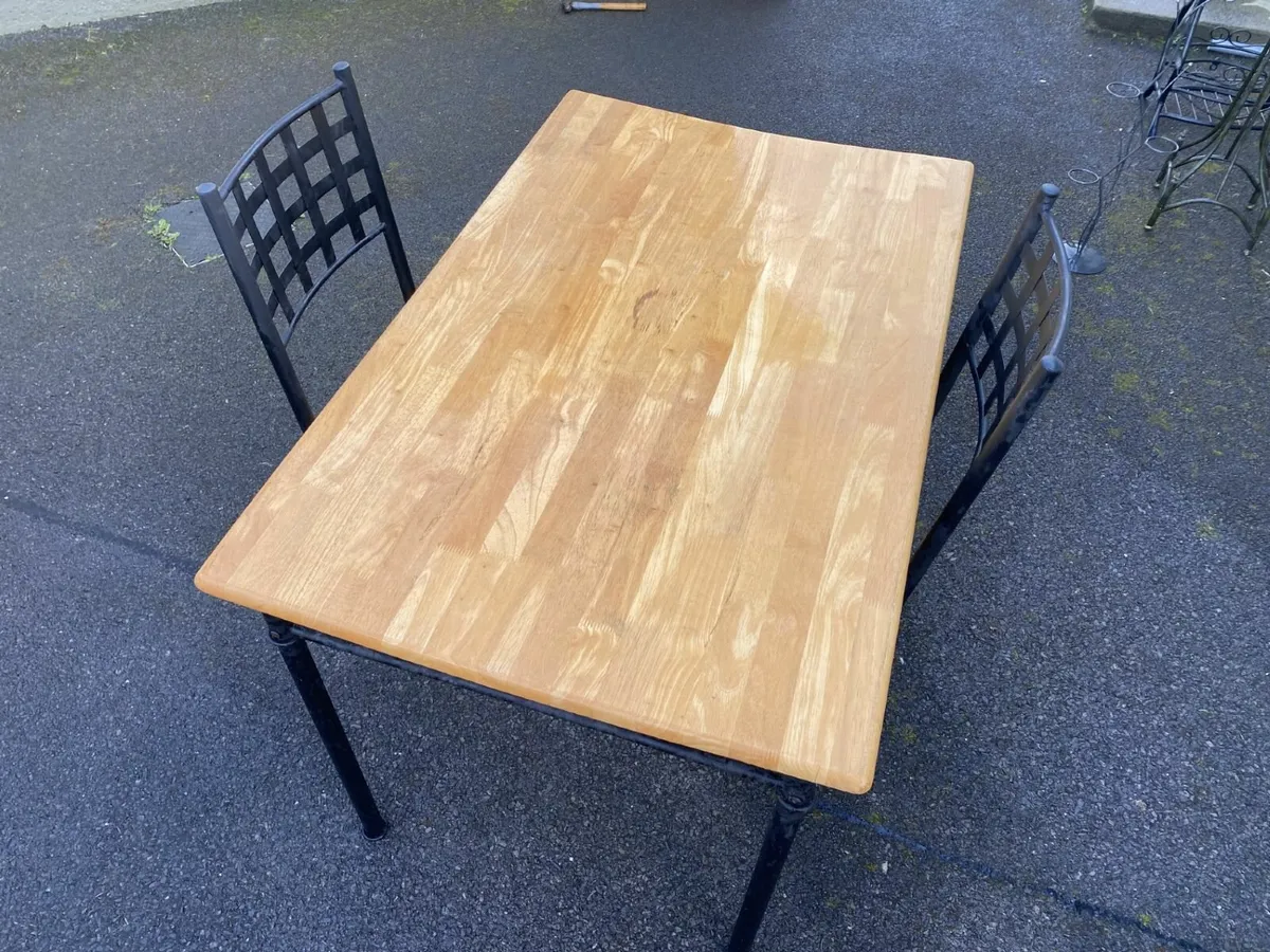 Table and Chairs - Image 3