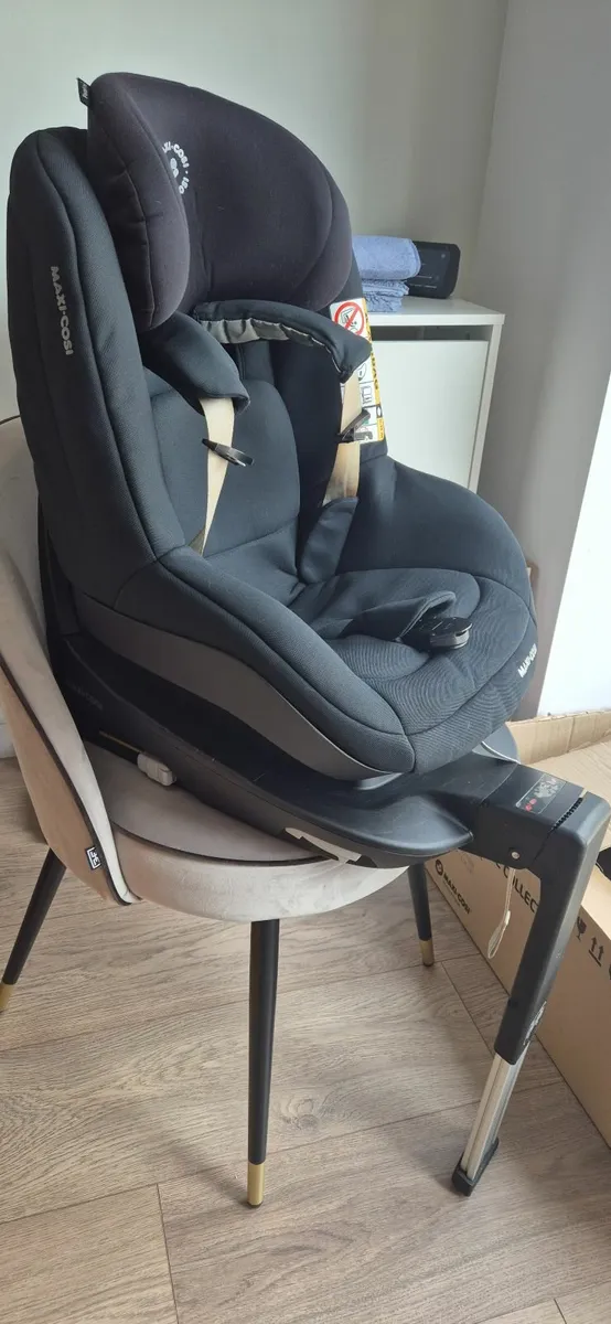 Car seat Maxi Cosi with Isofix - Image 1