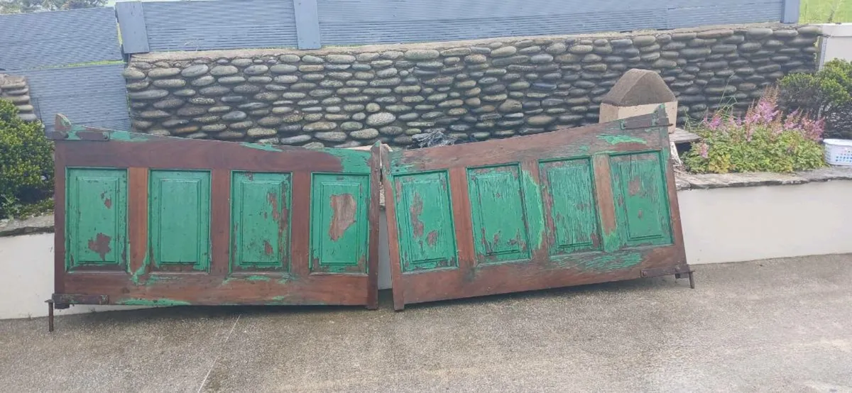 Gates - Image 3