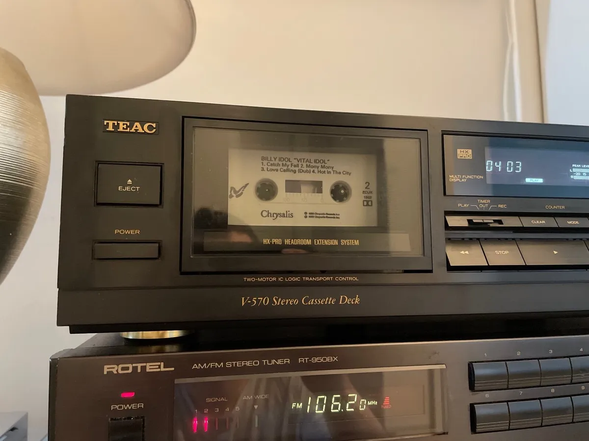 Stereo - Image 1