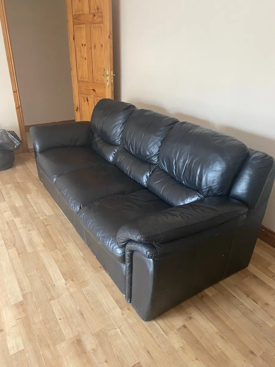 Couches - Image 2