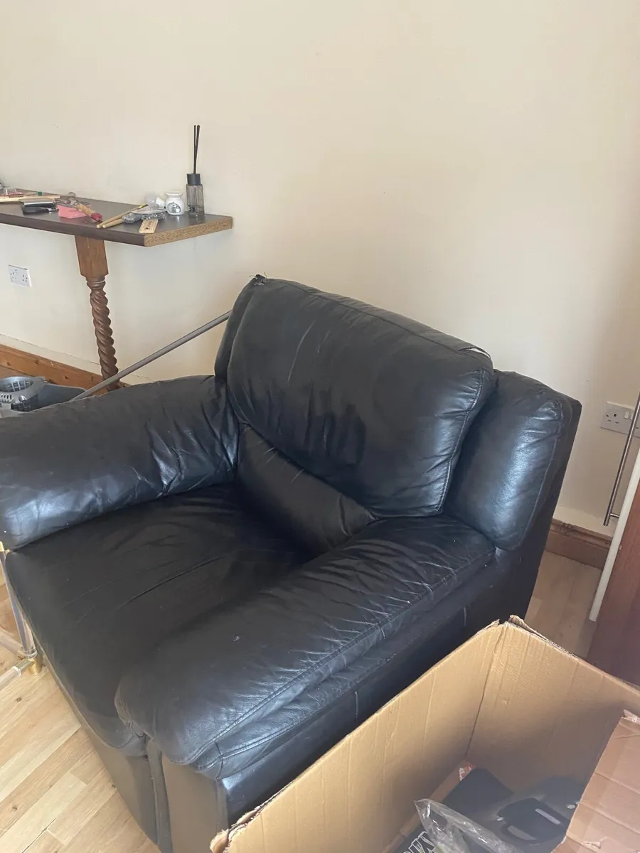 Couches - Image 3