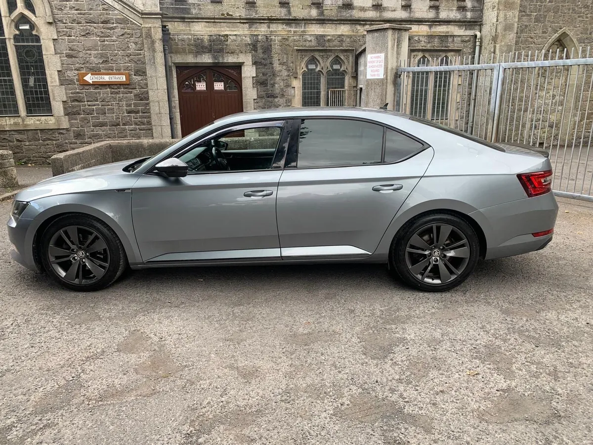2018 Skoda Superb Sportline - Image 4