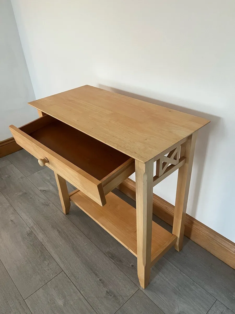 Hall table