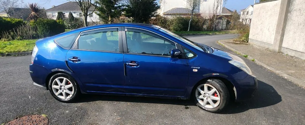 Toyota prius 1.5 petrol hybrid - Image 2