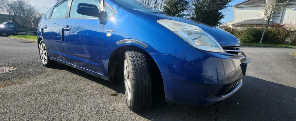 Toyota prius 1.5 petrol hybrid - Image 3