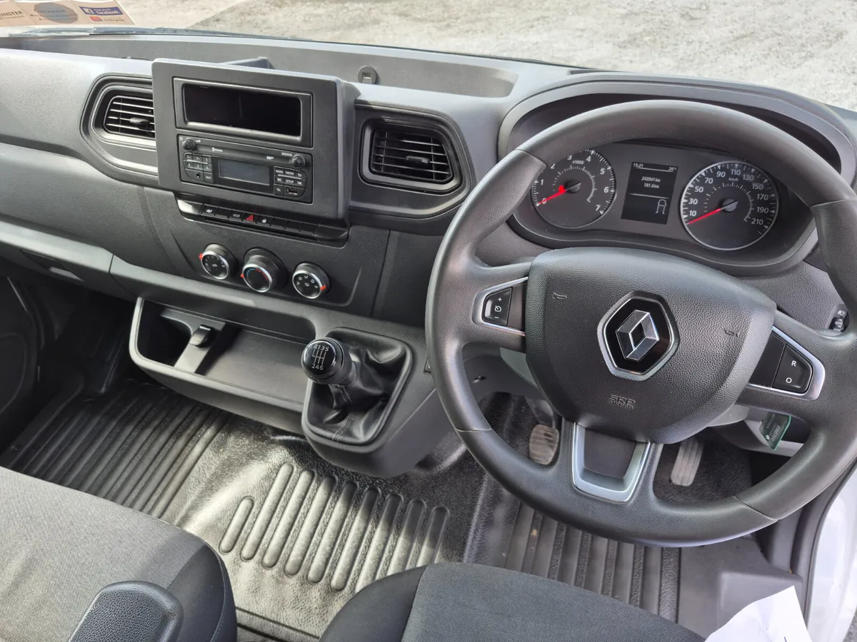 RENAULT MASTER NO VAT - Image 4