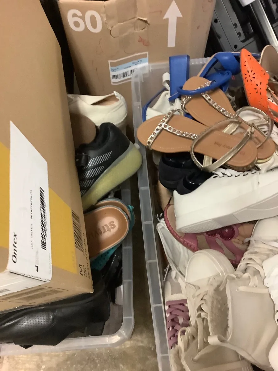 100 pairs of shoes/sandals and kids shoes - Image 4