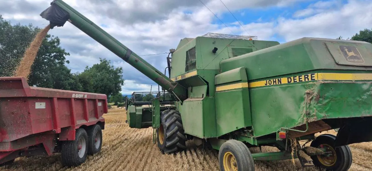 John deere combine - Image 3