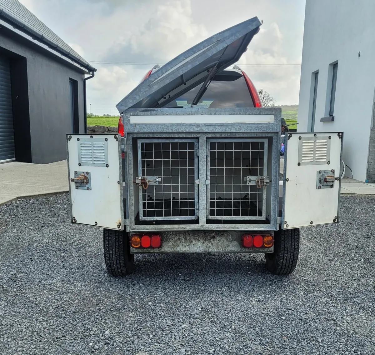 Dog trailer - Image 1