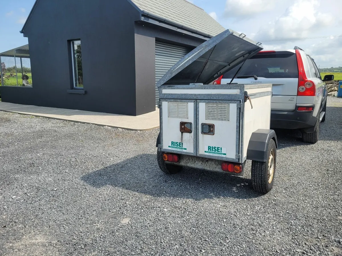 Dog trailer - Image 2