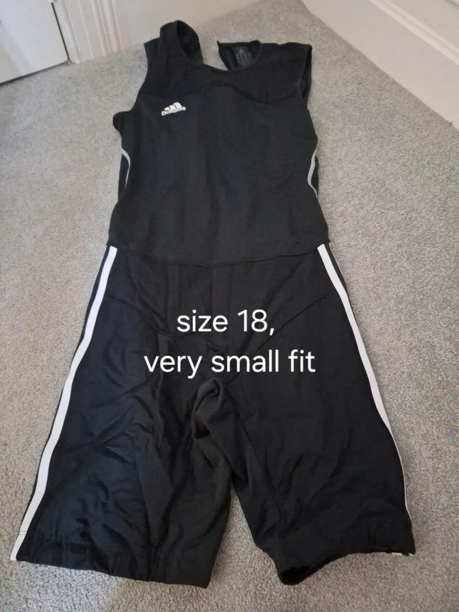 Weightlifting singlet