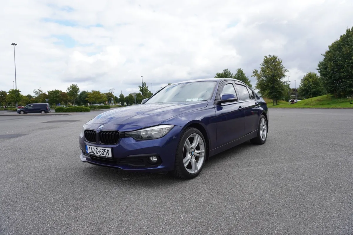 BMW 318d LCI - Image 1