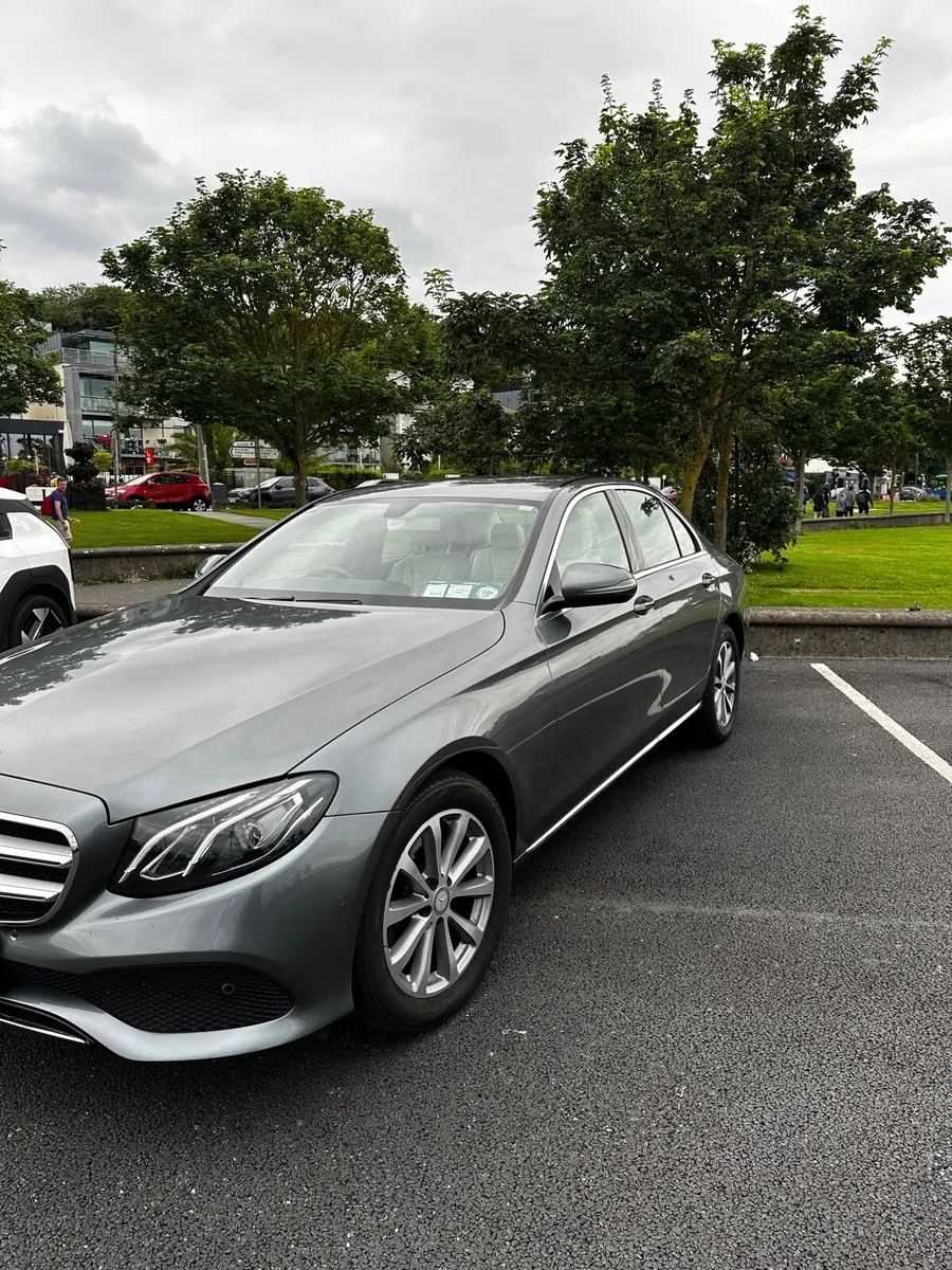MERCEDES-BENZ E220D(200Hp) ONLY 87.000 KM!! - Image 2