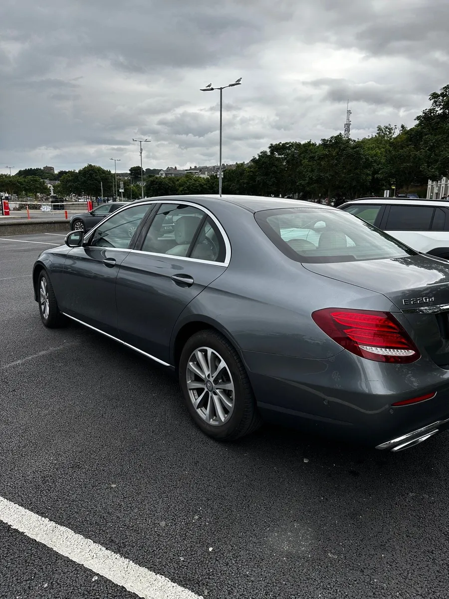 MERCEDES-BENZ E220D(200Hp) ONLY 87.000 KM!! - Image 3