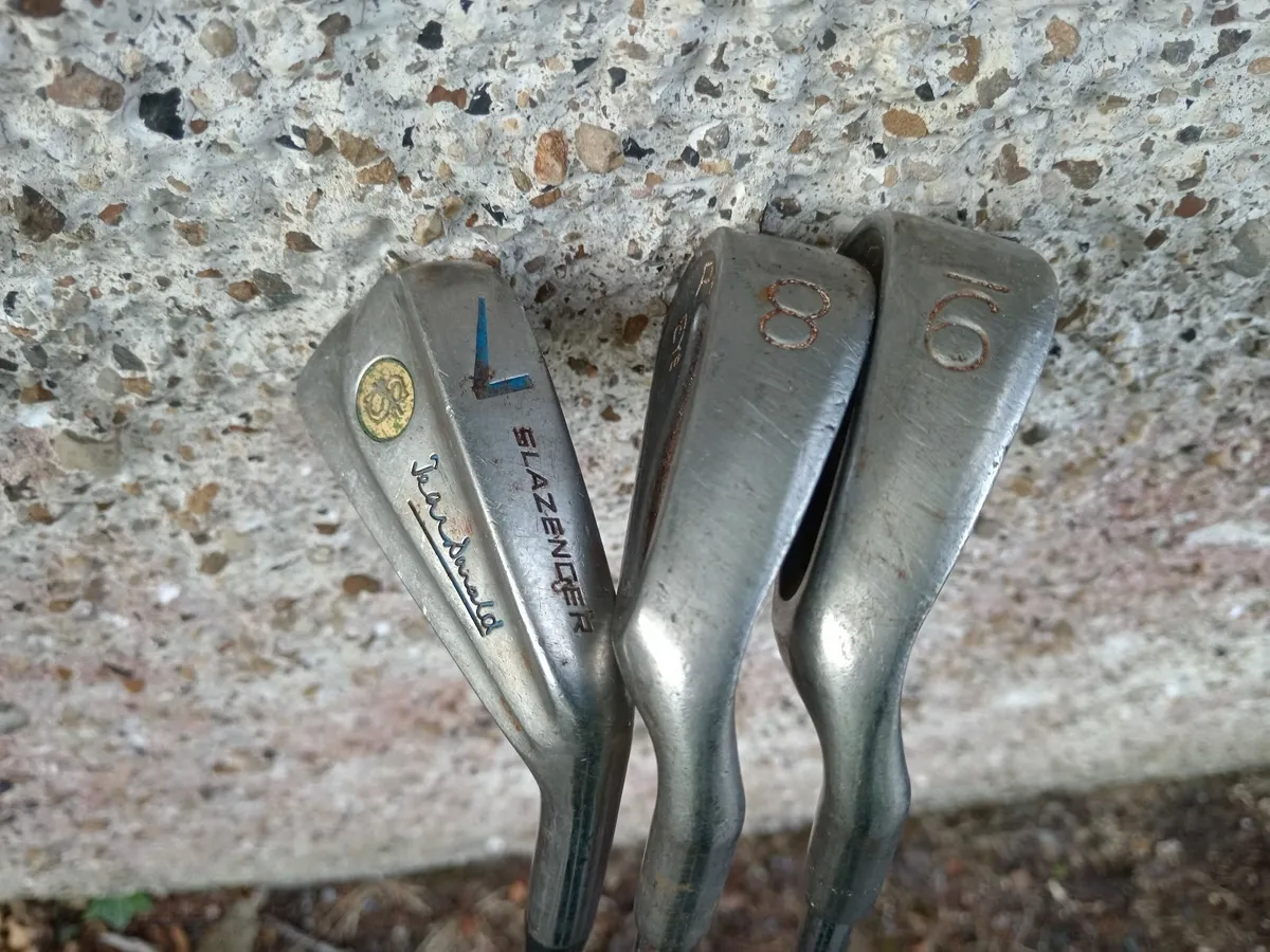 Golf clubs set in Slazenger vintage bag - Image 2