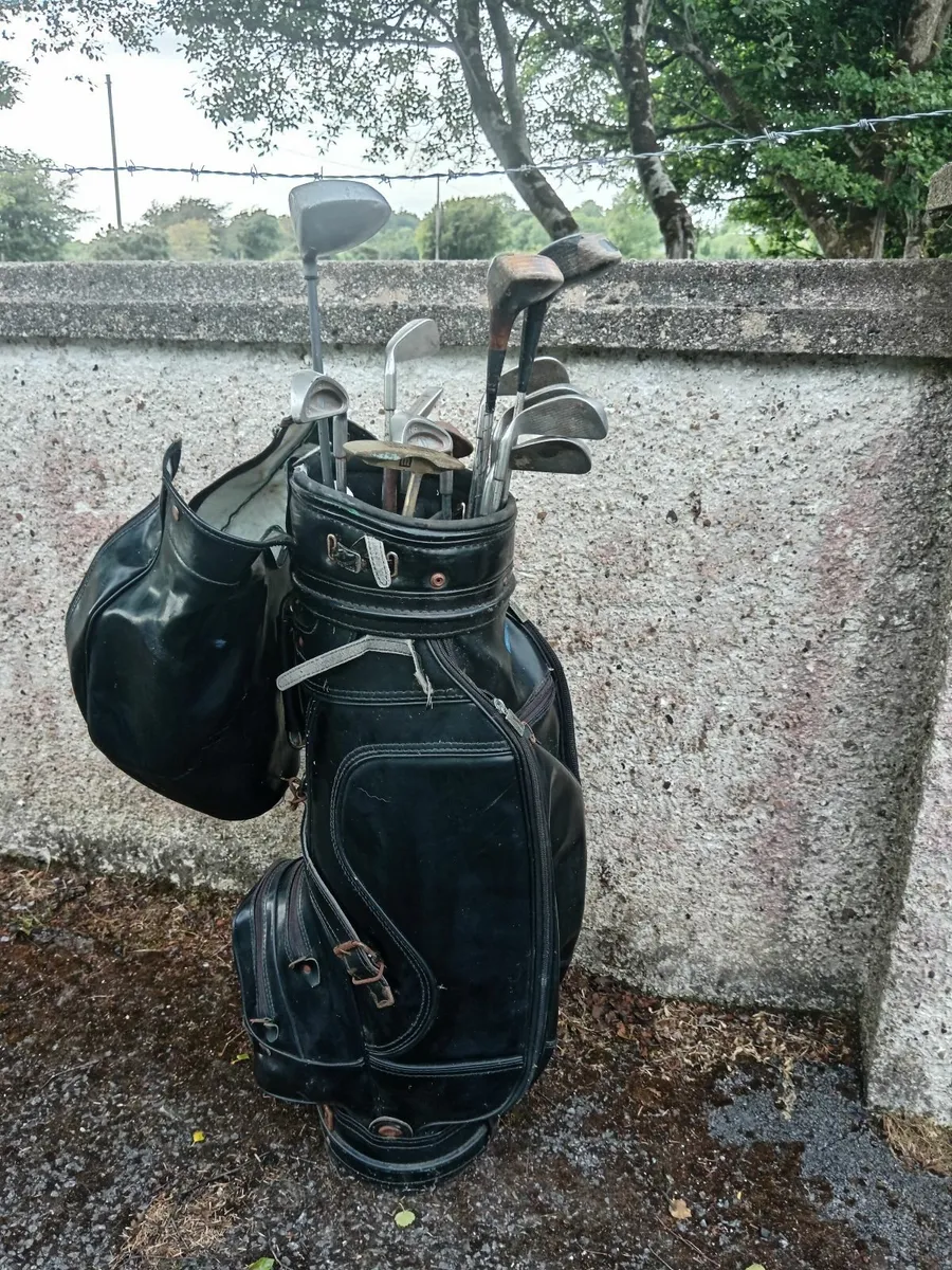 Golf clubs set in Slazenger vintage bag - Image 1