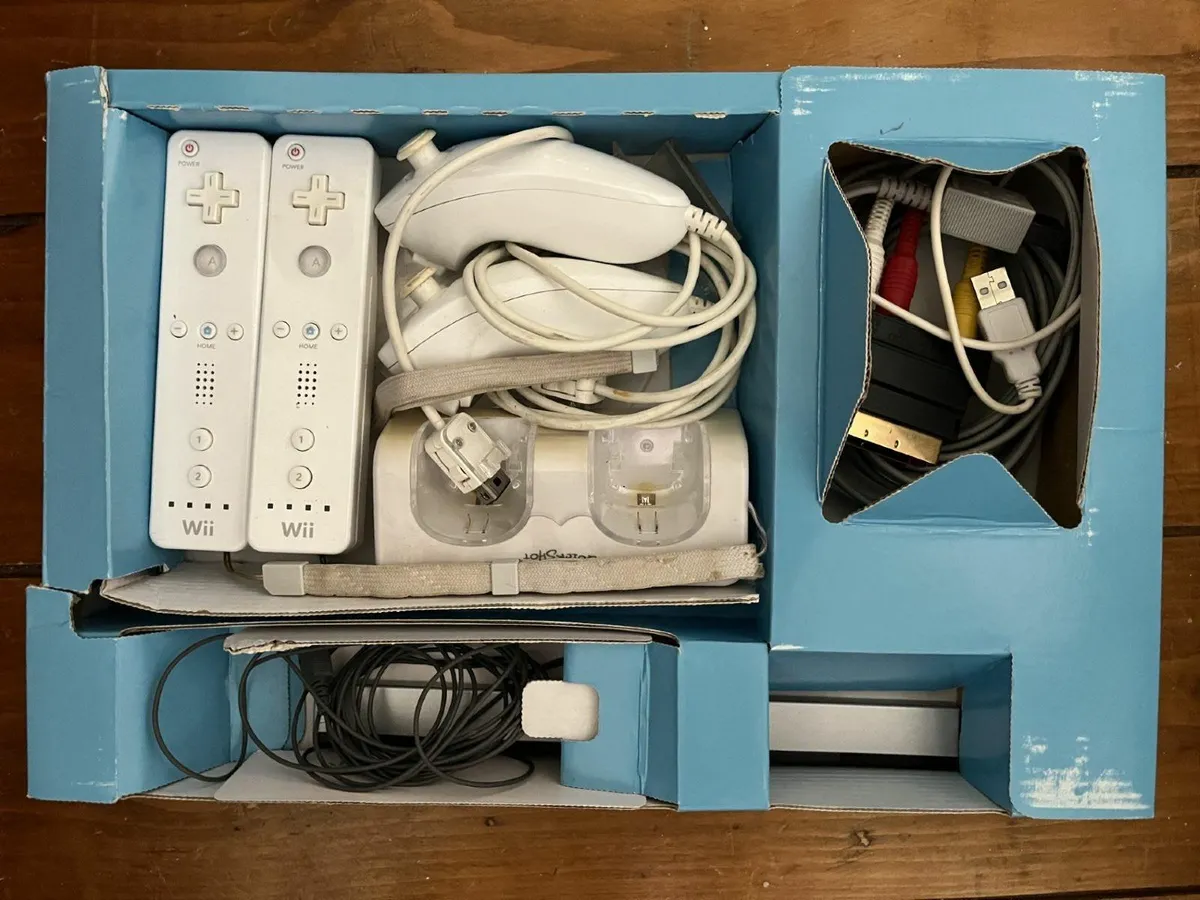 Wii original bundle + Wii Fit + Games - Image 4