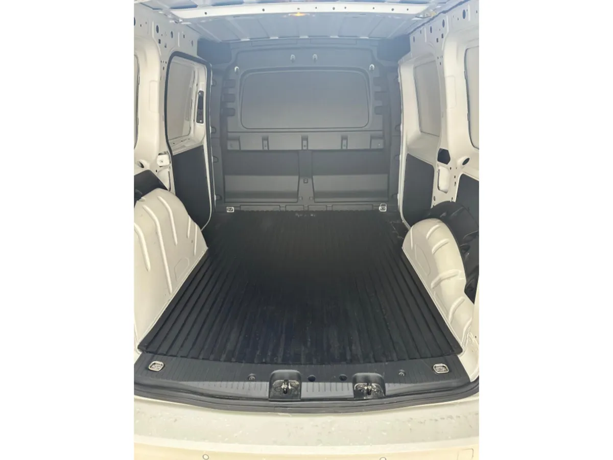 Volkswagen Caddy C20 COMMERCIAL + TDI PLUS - Image 4