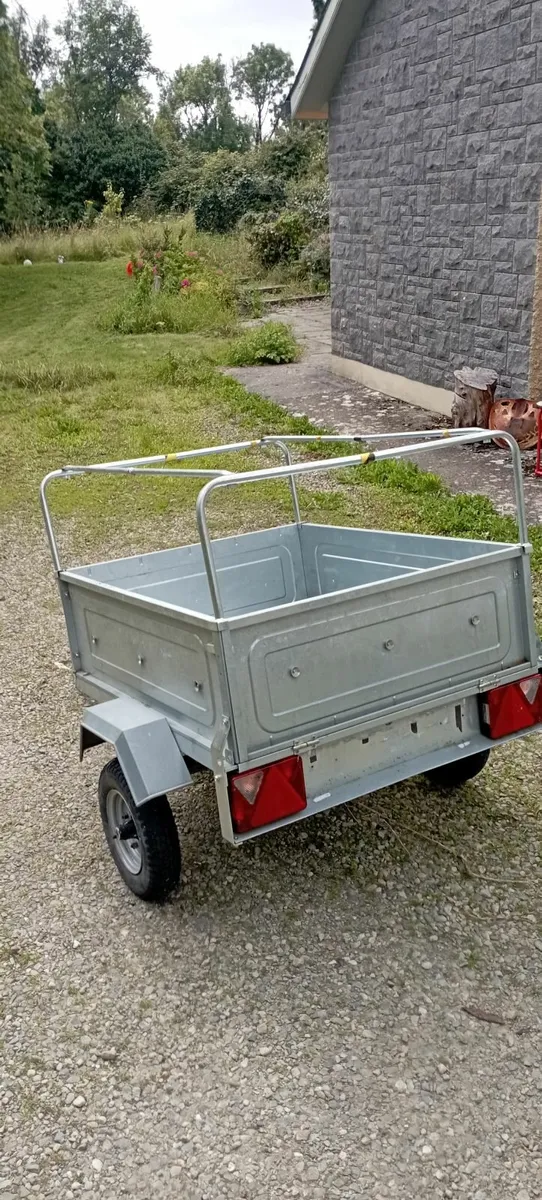 Small Trailer - Image 2