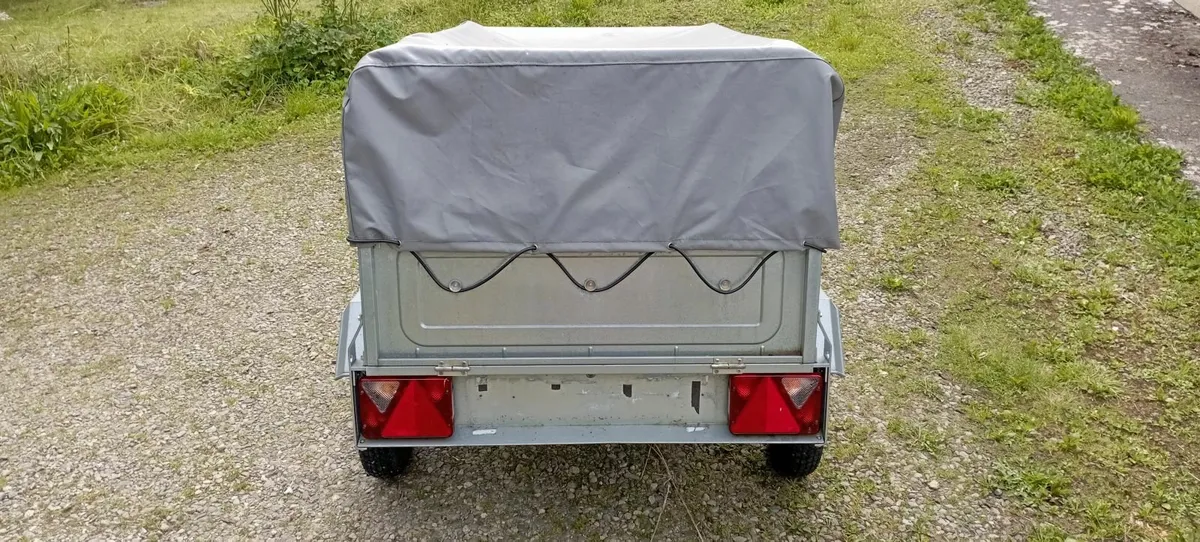 Small Trailer - Image 4