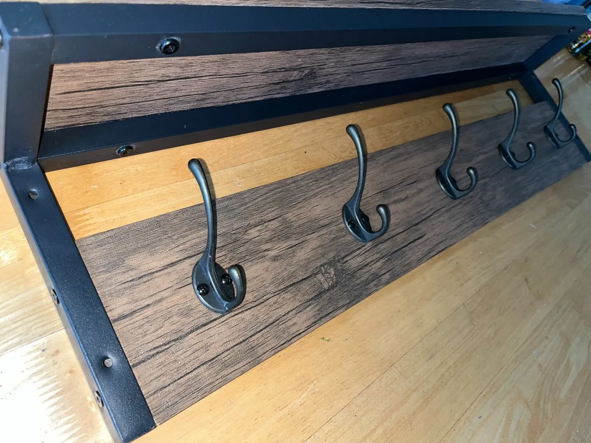 Coat hanger - Image 3