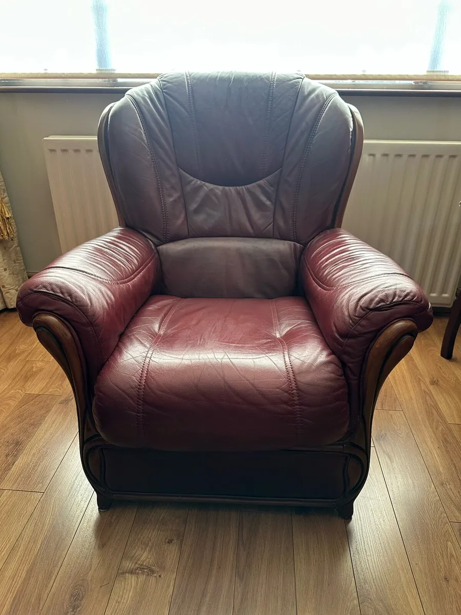 3 Piece Suite - Image 3