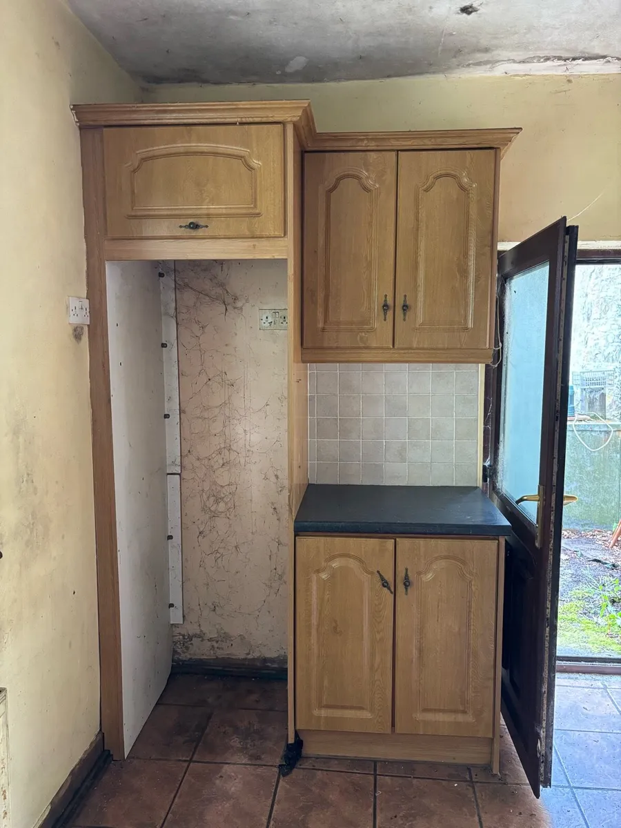 Kitchen Carcasses & Doors For Sale - Image 2