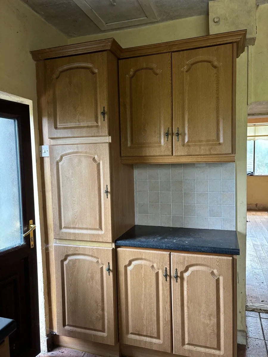 Kitchen Carcasses & Doors For Sale - Image 4