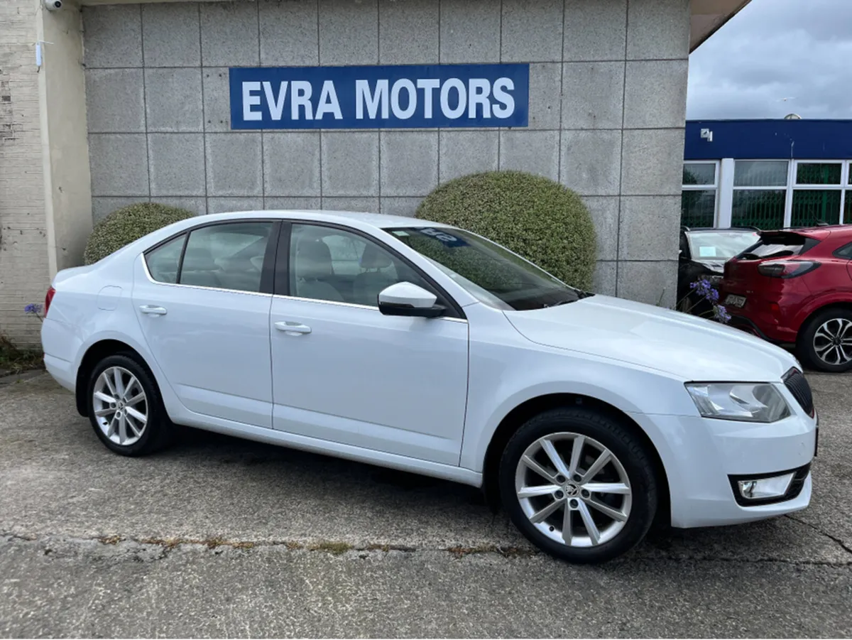 Skoda Octavia STYLE AUTOMATIC 1.6 TDI //HIGH SPEC/ - Image 3