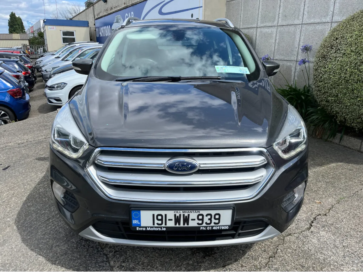 Ford Kuga TITANIUM 1.5 TDCI DIESEL //HIGH SPEC// - Image 3