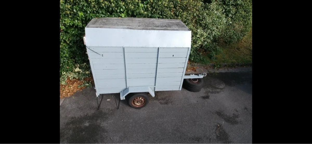 Trailer - Image 1