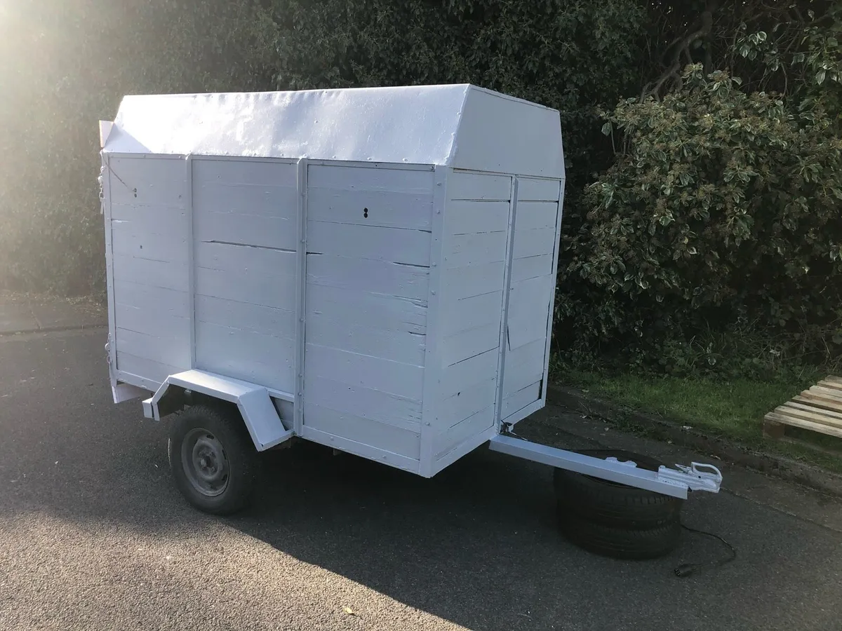 Trailer - Image 2