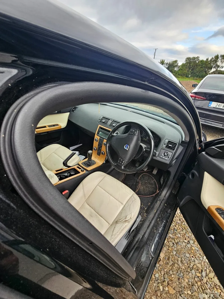 Volvo S40 2011 - Image 2