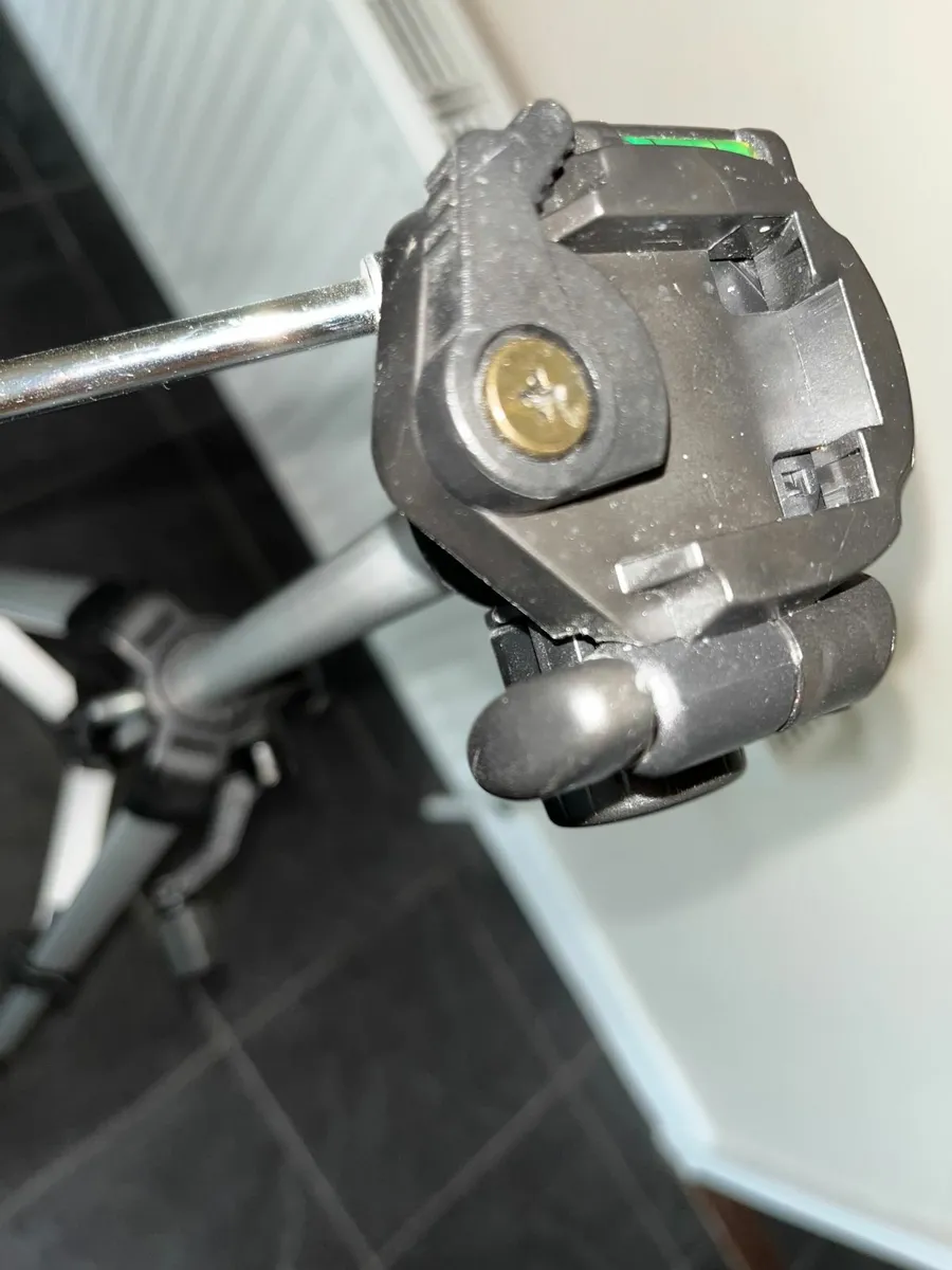 Tripod with spirit level - Image 3
