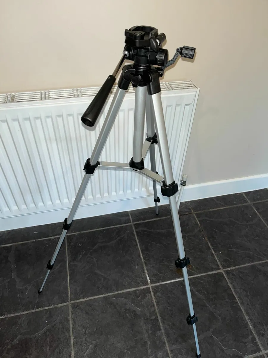 Tripod with spirit level - Image 2