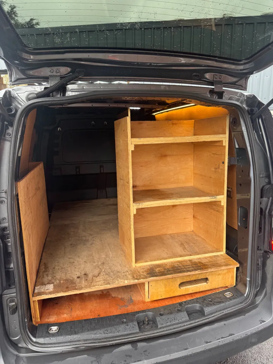 Volkswagen Caddy 2021 up & over back door ! - Image 3